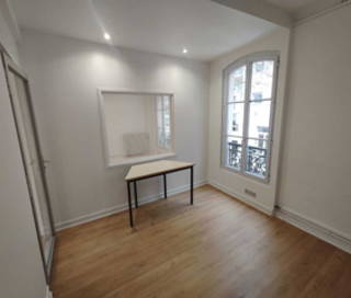 Bureau privé 48 m² 12 postes Location bureau Rue Honoré d'Estienne d'Orves Suresnes 92150 - photo 1